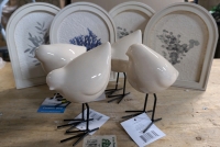 New Home Decor Lot. 4Ceramic Birds. 5.5" Tall, And 4 Decorative Arches 7.75" Tall.
