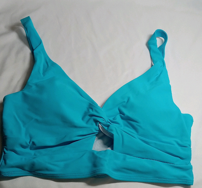 New | Size M Women's Bathing Suit Top