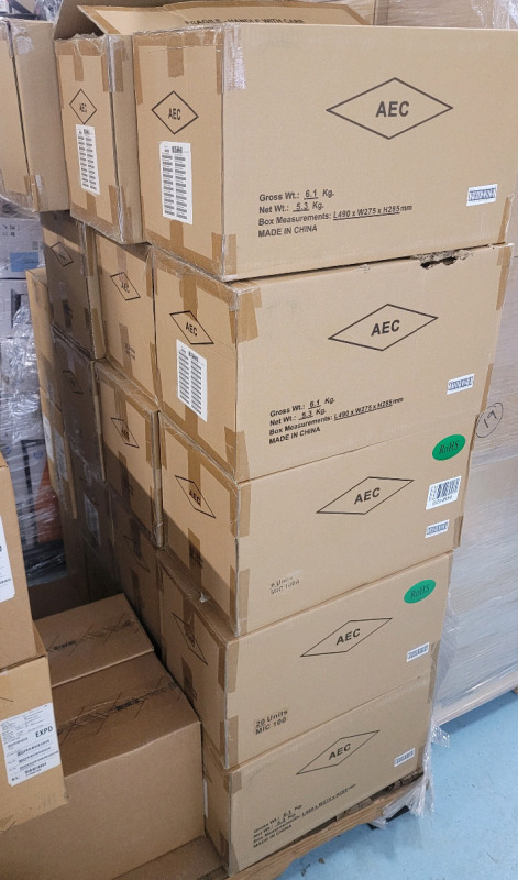 [ Vendor Special ] New - 304 Singsation Wired Microphones w/5ft. Cord . Model # MIC100 . 280 in Individual Boxes & 24 Loose .