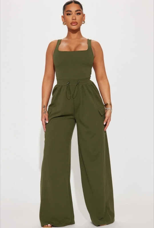 New Medium Women's Fashionnova Willow Cargo Jumpsuit. Retails for $52