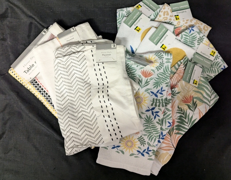 New Kitchen Decor/Towels. 1 Table Cloth (54" by 70"), 4 Placemats (13" by 19") and 7" Kitchen Towels (14" by 24")