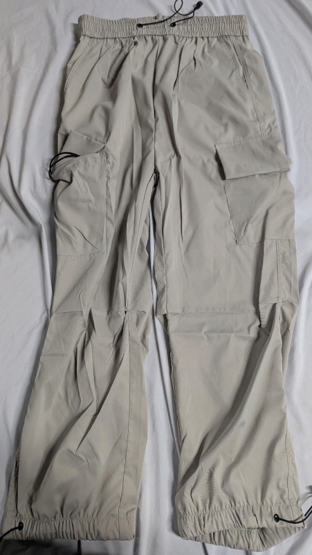 New Large Men's Manfinity Cargo Pants.