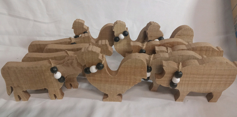 12 New | Wooden Barn Animal Decor
