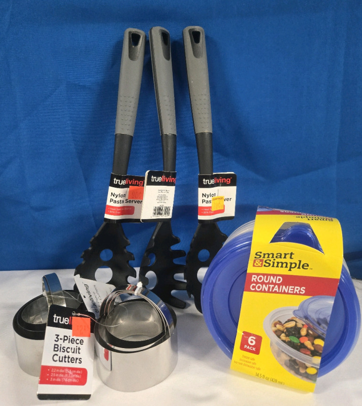 New | Assorted Kitchen Lot Includes; ( 6 ) Pack Round Containers ( 3 ) Pasta Strainers & ( 2 ) 3pc Biscuit Cutters