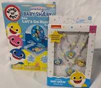 New Pinkfong Baby Shark Let's Go Hunting Game with Jewellery.