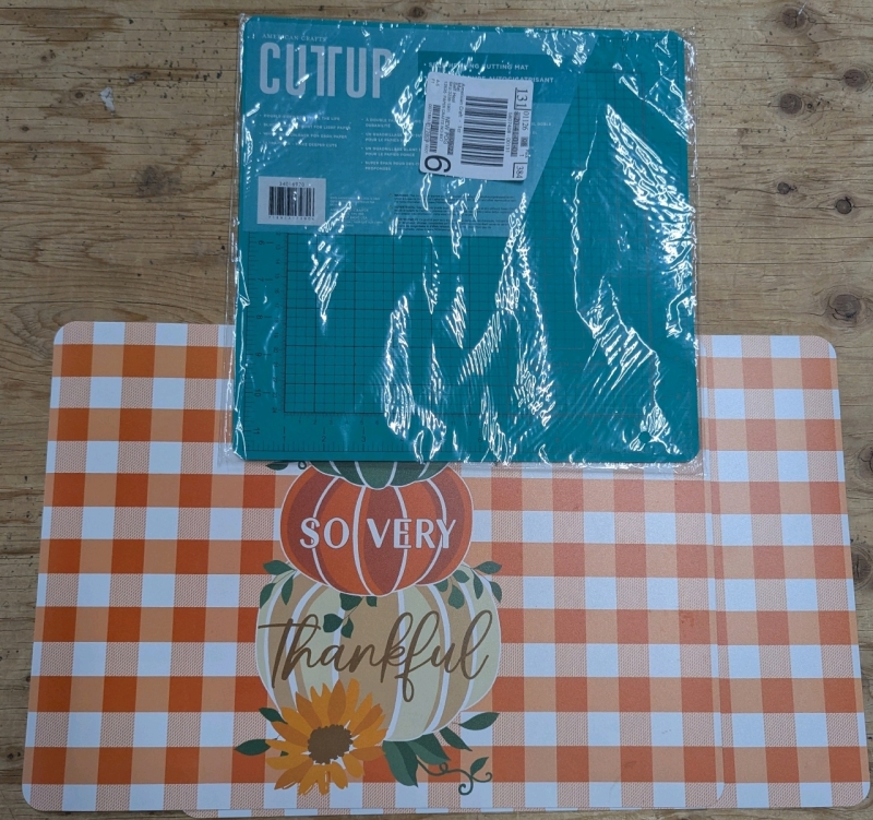 New: Self Healing Cutting Mat and 2 Placemats - Cutting Mat is 11.5" x 11.5" - Placemats are 12" x 17"