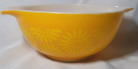 Vintage PYREX Daisy 1 1/2 Qt. Cinderella Bowl #442 Oven Ware