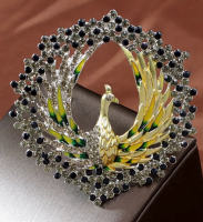 Elegant Peacock Brooch Sparkling Rhinestone & Zinc Alloy Black & Green Accents<br/>2.75 x 3&rsquo;&rsquo;