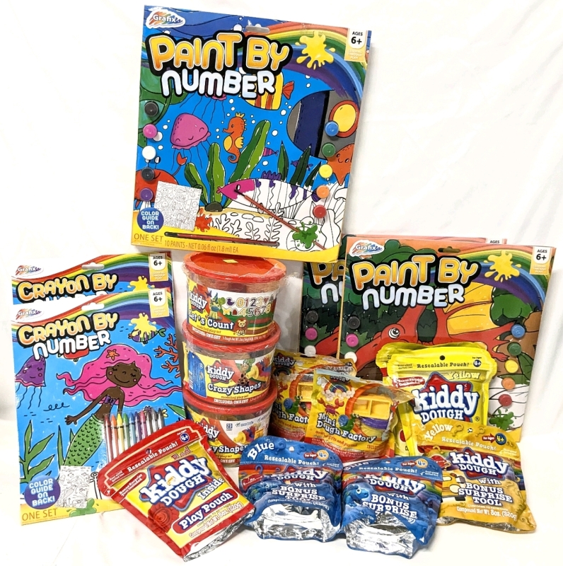 New Kids Crafts : 3x Kiddie Dough Buckets, 2 Mini Dough Factories, 6 Play Pouches + 3x Paint by Number Kits + 2x Crayon by Number Kits