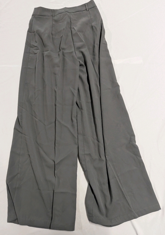 New Small Women's Baggy Fit Slacks.