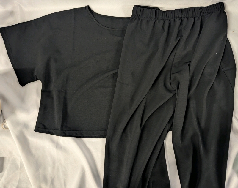 New Large Women's Matching Top & Bottom Set