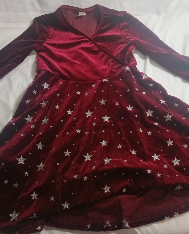 New | Size 8y Kid's Longsleeve Star Dress