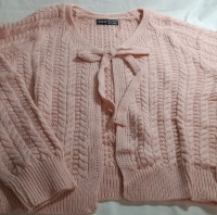 New | Size S Women's Adorable Knit Sweater w/ Bow