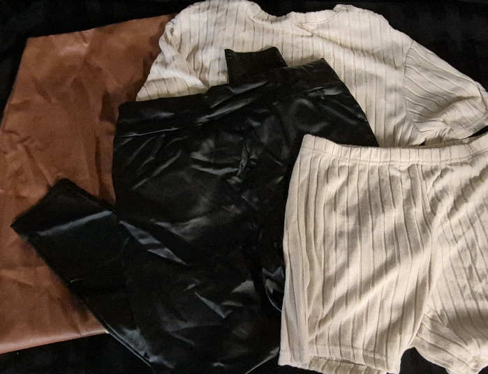 4 New sz XL & 0XL Women's Clothing - Pants, Skirt, Tee & Shorts