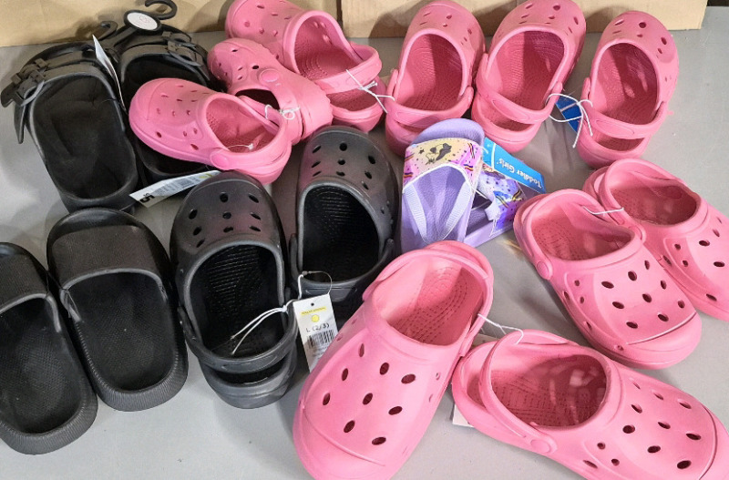 9 New Kid's Sz T5/6 to Kid's 2/3 Sandals