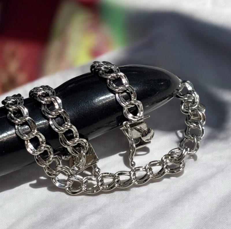 Sterling Silver Box Clasp Beautiful Vintage Bracelet With Safety Stamped 7 Inch Maker Mark