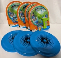 Outdoor Fun Lot. 5 Spin Launchers and 3 Frisbees.