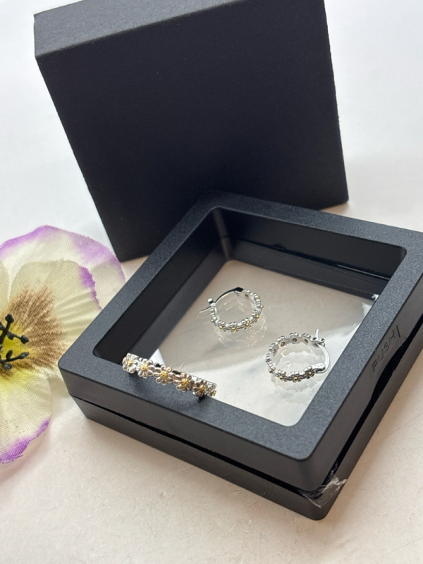 925 Sterling Daisy Ring Size 9 / 925 Daisy Hoop Earrings