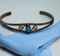 Vintage Southwestern Native American Navajo Sterling Turquoise Cuff Bracelet