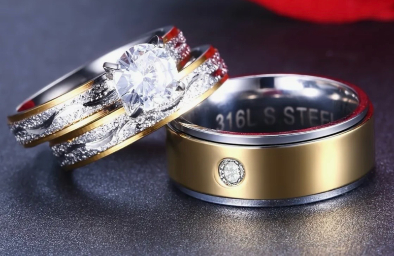 New 2pcs High-end Ring Set Women's Stainless Steel Ring Size 7 and 316 Stainless Steel Men's Ring Size 9 Size Tagged<br/><br/>