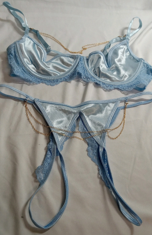 *Adults Only* New | Size L Women's Bra and Butterfly Thong Set