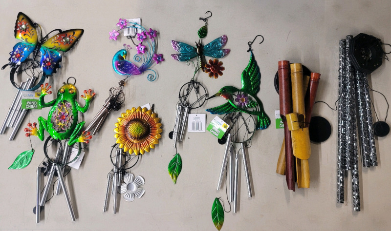 8 New TrueLiving Outdoor Wind Chimes . Frog , Butterfly , Sunflower , Dragonfly , Bamboo plus more .