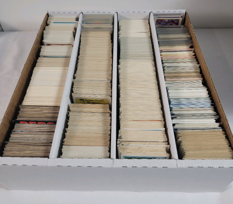 1977 - 1993 MLB Baseball Trading Card Singles . OPC , Fleer , Donruss , Topps . 1200+ Cards in Quad Long Box