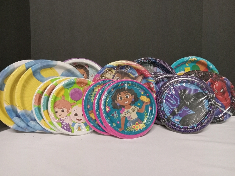 20 PKS New | Big and Small Children's Paper Plates + 2pck Napkins | Includes Black Panther, Spiderman, Cocomelon & More