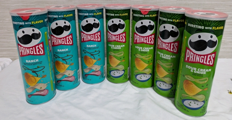 7 New Cans of Pringles. 3 Ranch, 7 Sour Cream & Onion. 158g Each. Earliest Best Before March 05 2026