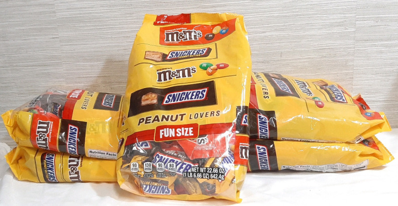5 New Bags of Peanut Lover's Party Size Fun Size Chocolate Bars (6.66oz)- Includes Snickers & M&M's