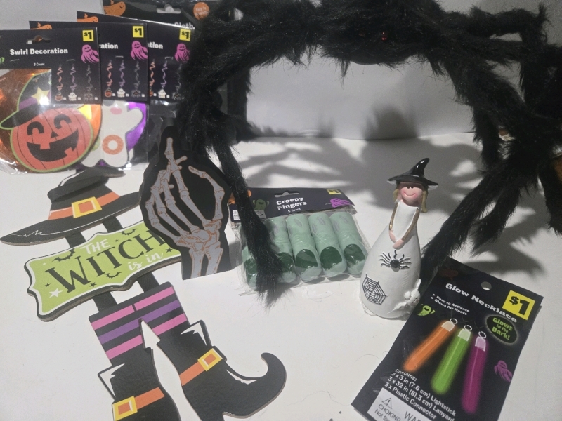 10+ New | Spooky Decor