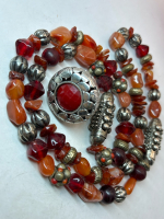 Vintage Tumbled Agate & Bead Necklace Yemini Ethic Silver Beads Over The Head 30 Inch Statement Round Ring
