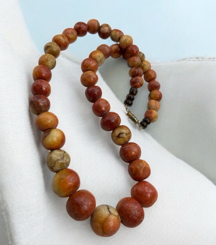Vintage Apple Coral Graduating Bead 9-15mm Necklace 16&rdquo; Twisting Barrel Clasp