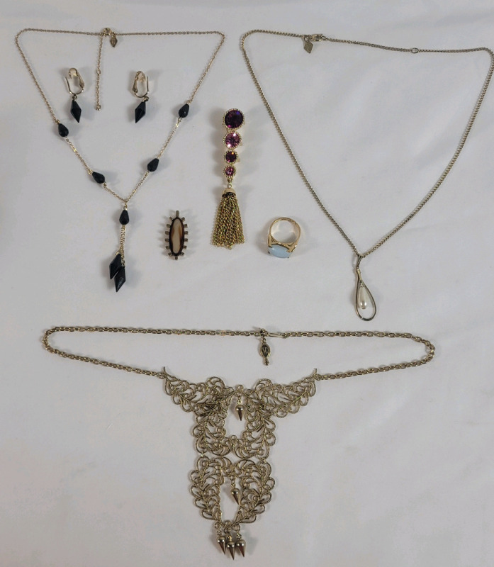 7pcs. Sarah Coventry Jewelry Lot . Ring , Earings , Brooch , Necklaces