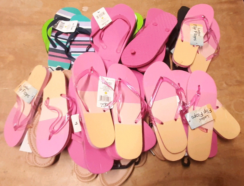 Lot of Ladies Flip Flops and Beach Sandals in Various Colors and Sizes, 22 Pairs in Total