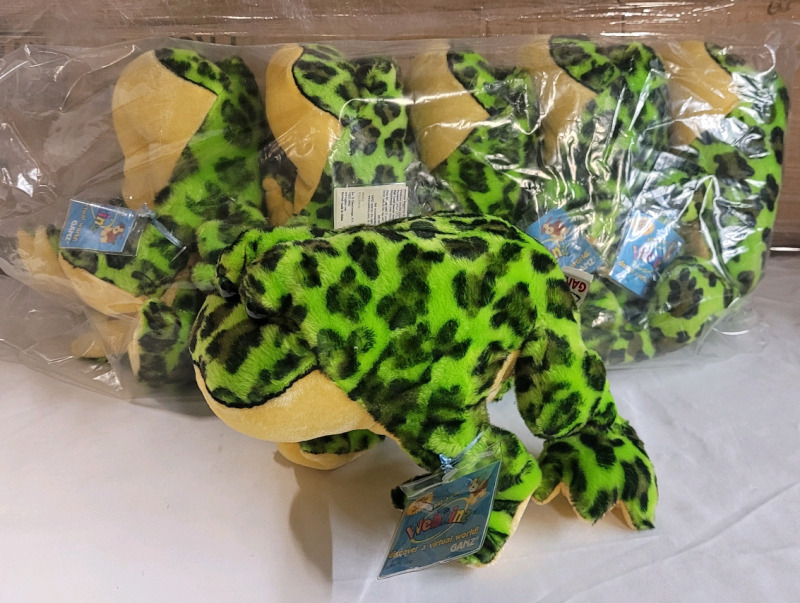 6 New Webkinz Bull Frog w/Code , HM114 . Pet of the Month 2008 . Measures 6" tall