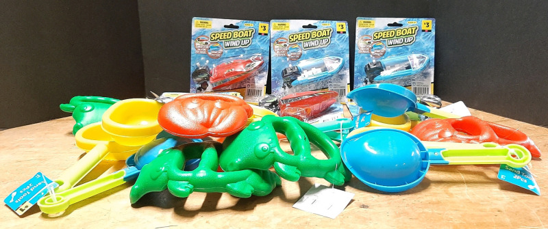 Lot of Children's Toys, Including 6 Wind Up Speed Boat Toys & 10 Beach Sand Tools