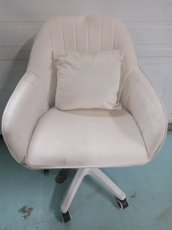 As New | Assembled Office Chiar w/ Free Pillow Some Sfuffs From Shipping But Otherwise Perfect Condition