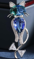Elegant Gradient Crystal Cat Brooch Luxurious Zirconia Approximately 2 x .5 Inch