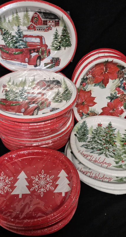 184 New Holiday Style Paper Plates 12 by 10"