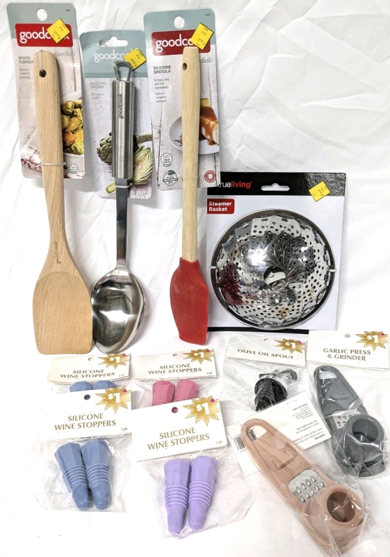 11 New Kitchen Things : Wood Turner, Basting Spoon, Silicone Spatula, Steamer Basket, Oil Spout, 2 Garlic Presses/Grinders, 4 Silicone Wine Stoppers 2-Packs
