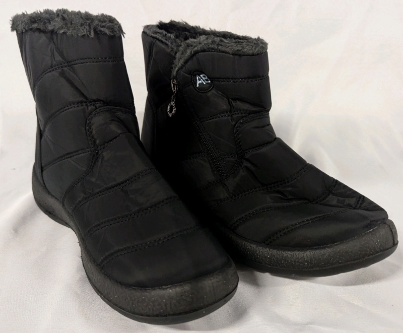 New Size 41 AB Boots.