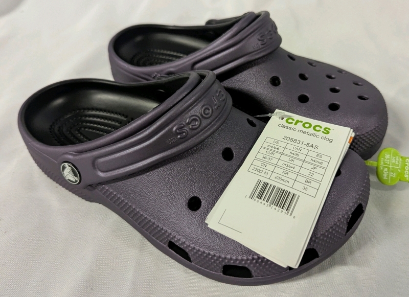 New Size 4 (Men's) 6 (Women's) Crocs.