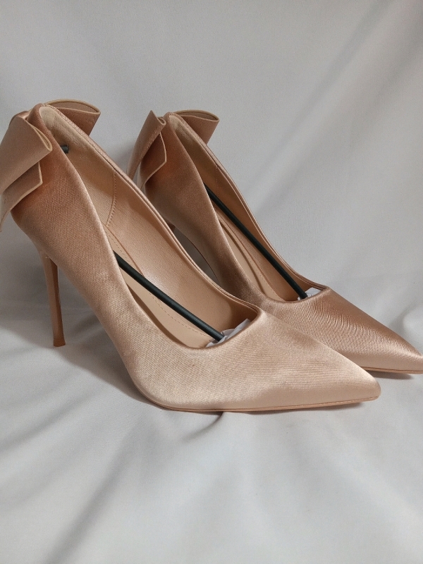 New | Size Europe38 Women's Elegants Bow Heels w/ Pointed toe