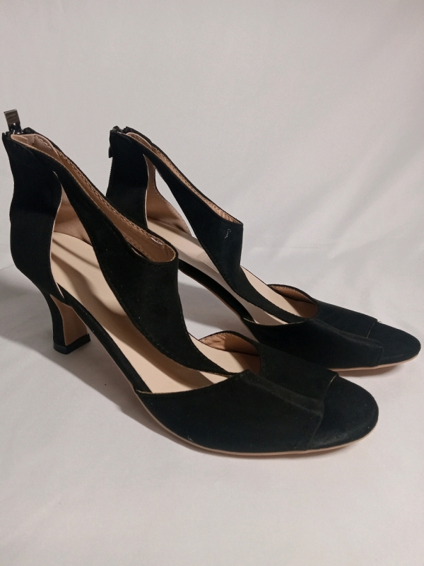 New | Size 39 Women's Open Toed Heels