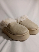 New | Size 39 Women's Platform Slippers