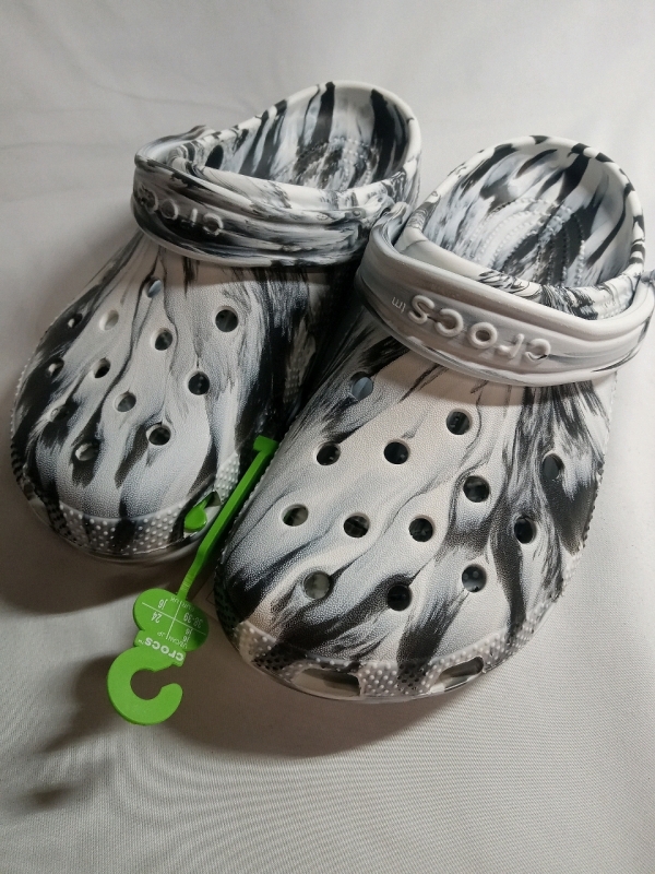 New | Size J6 Crocs Classic Marbled Clog