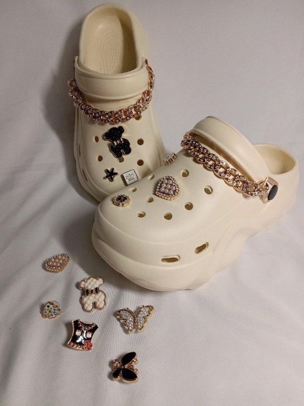 New | Size 37-38 Women's Blinged out Platform Clogs
