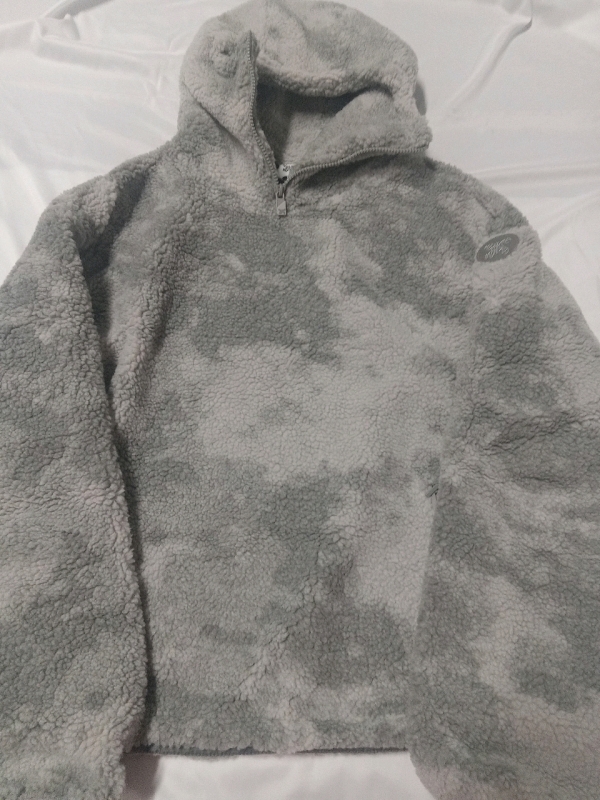 New | Size M Women's Fuzzy Sweater