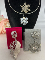 Rhinestone Rigid Choker Rhinestone Snowflake Pendant / AB Brooch / 2 Statement Rhinestone Pendants